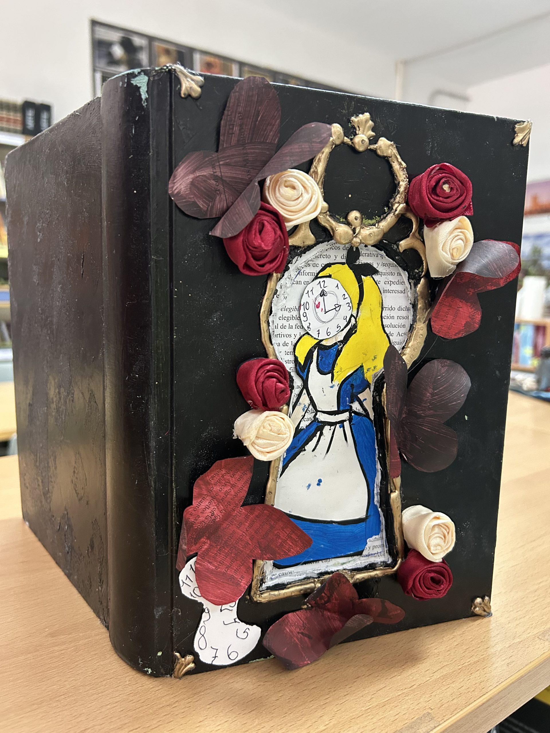 Exposición de libro escultura